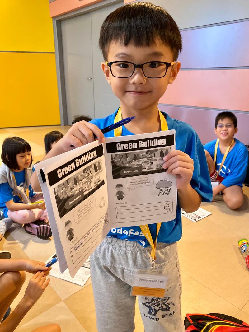 Students presenting projects at CodeFest event