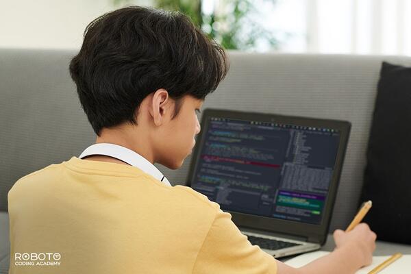 Understanding the Difference Between Scratch and Python