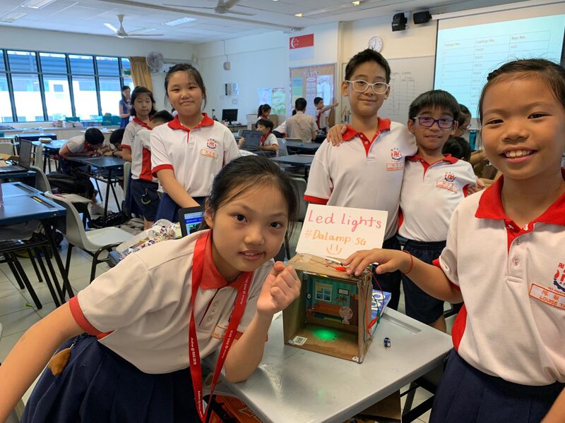 Roboto Coding Academy school workshop session