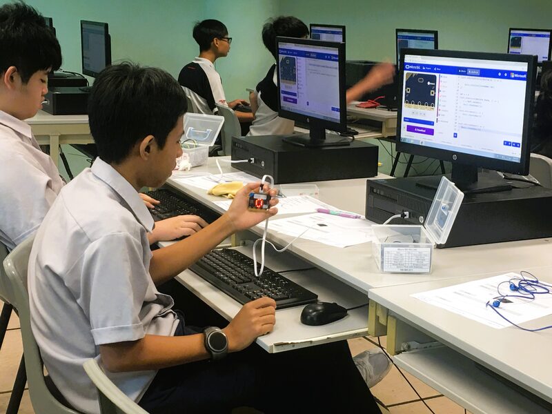 Roboto school partnership coding activity